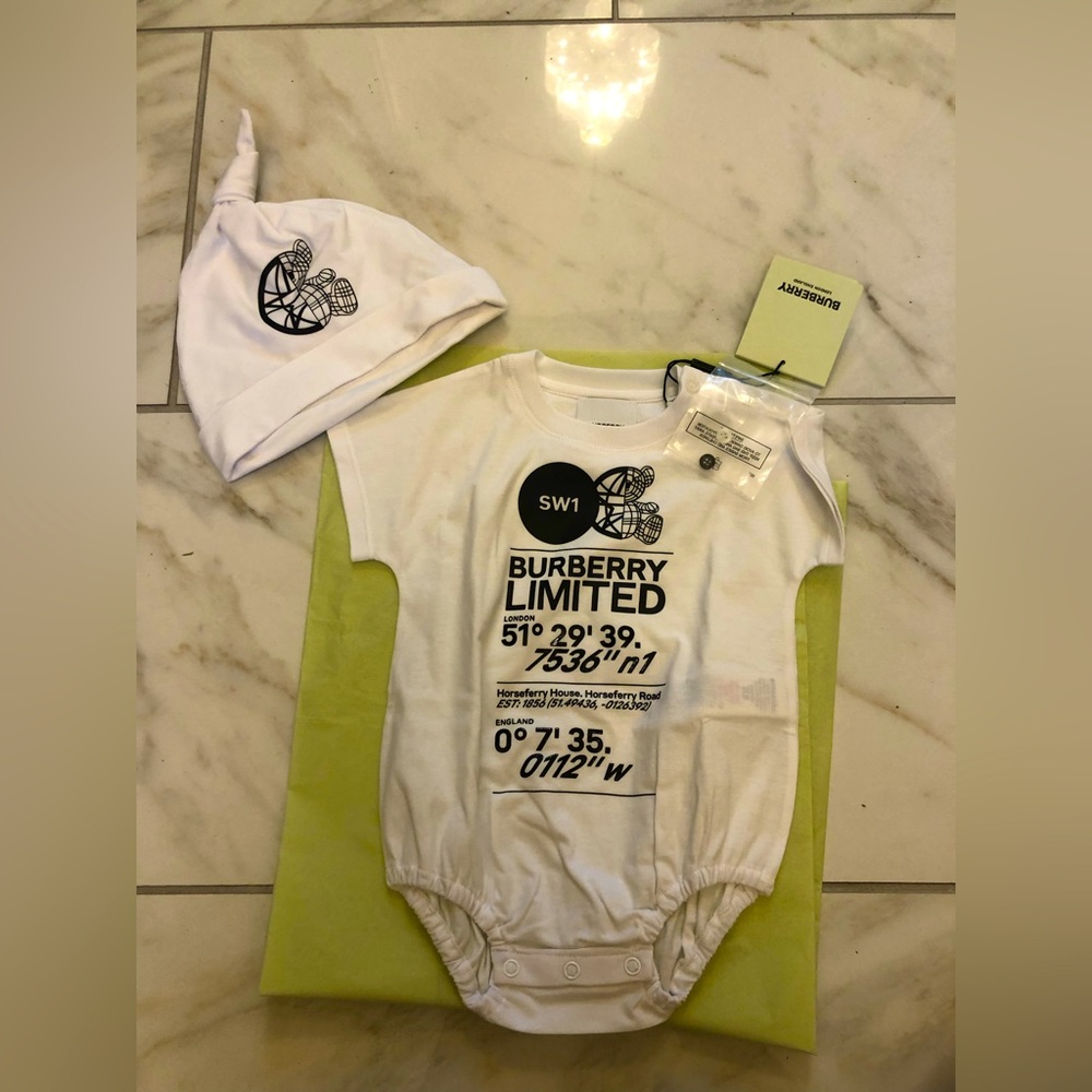 NEW BURBERRY BABY ONESIE AND HAT SET